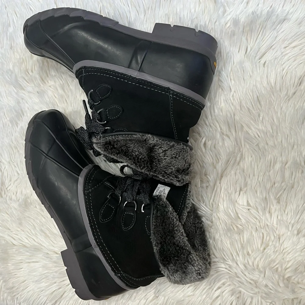 The‎ original Sporto genuine duck boots size 9